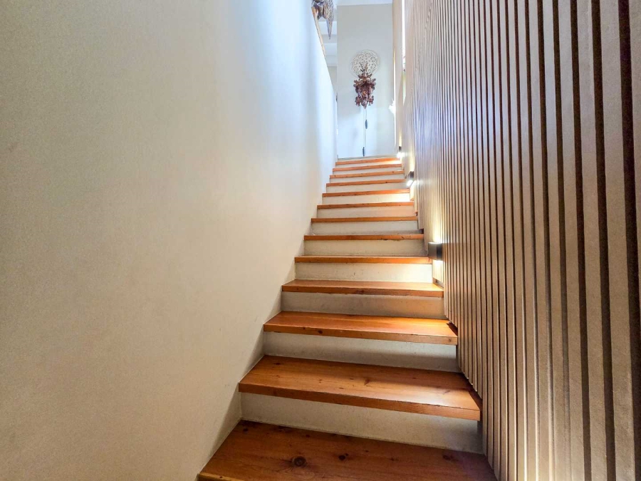 5 Bedroom Property for Sale in Stilbaai Oos Western Cape